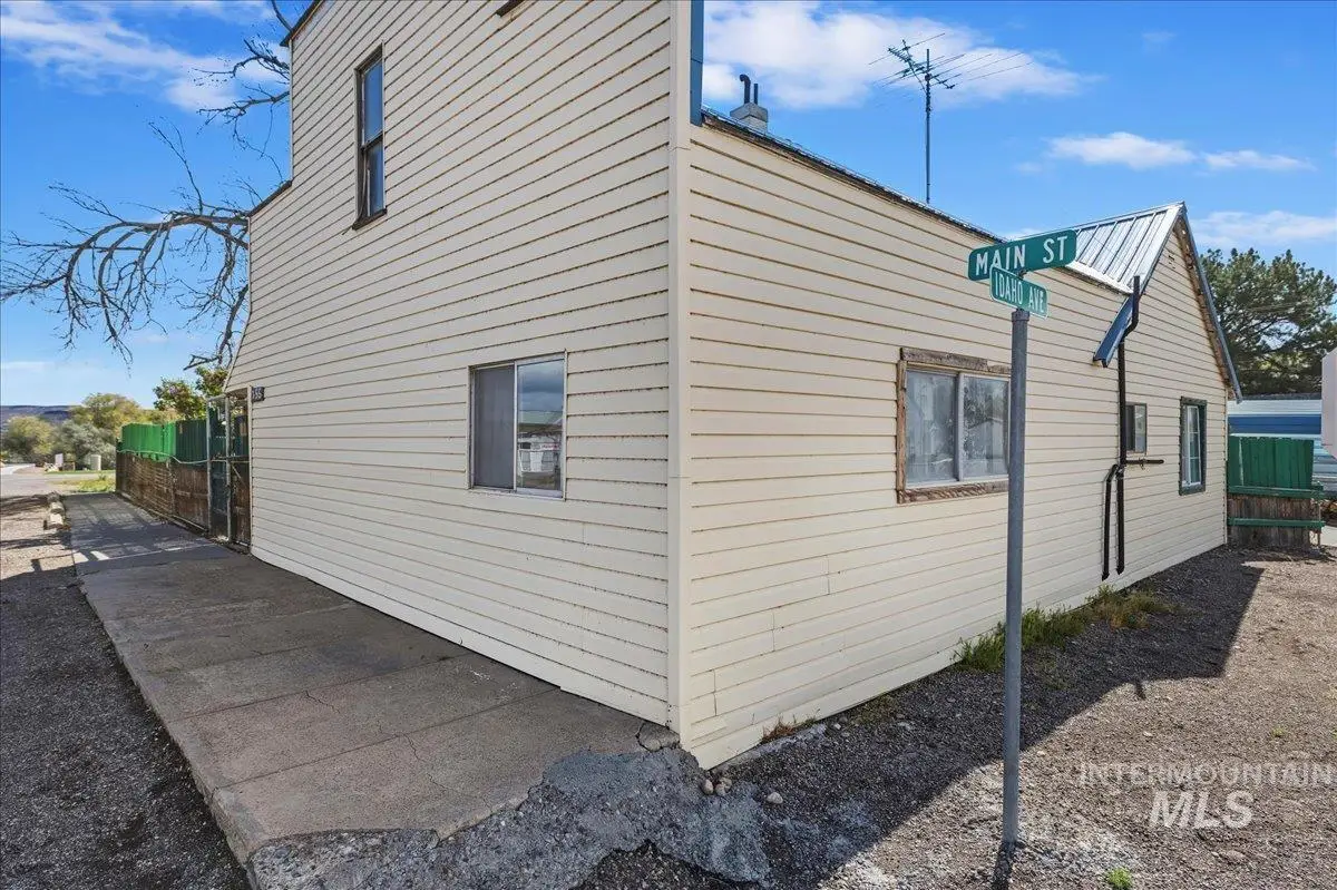 255 Main St, Grand View, ID 83624 - #1