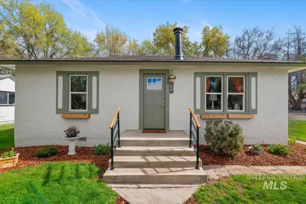 424 8th St N, Nampa, ID 83687