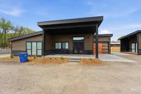 384 & 388 W London St, Middleton, ID 83644