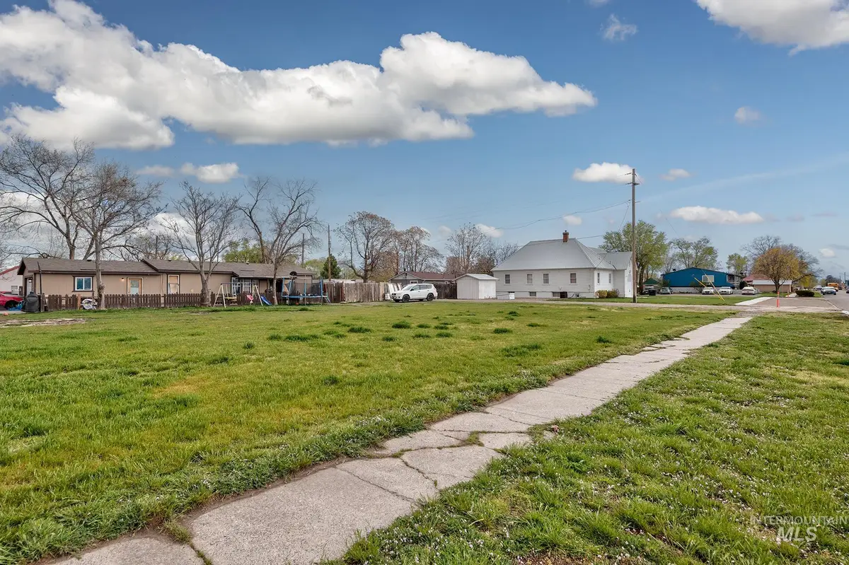 404 N 3rd, Nyssa, OR 97913 - #1