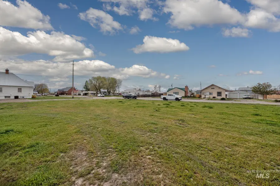 404 N 3rd, Nyssa, OR 97913 - #2