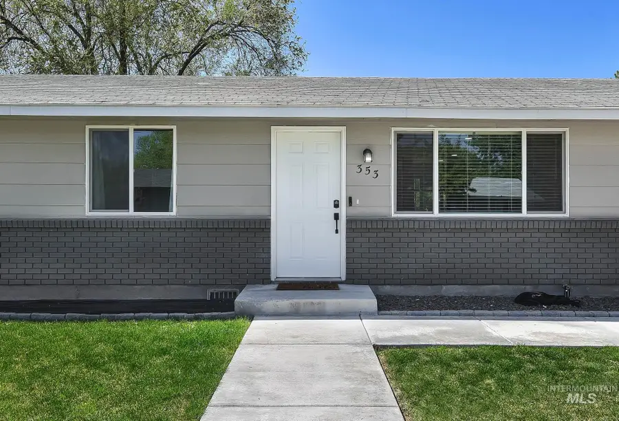 353 S Ash Ave, Kuna, ID 83634 - #3