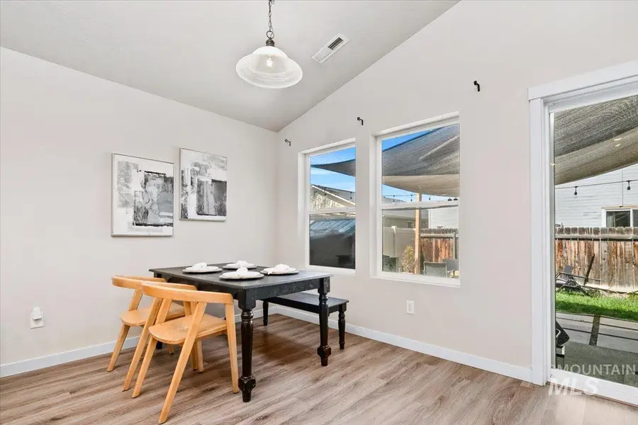 246 W Waukesha St, Meridian, ID 83646 - #2