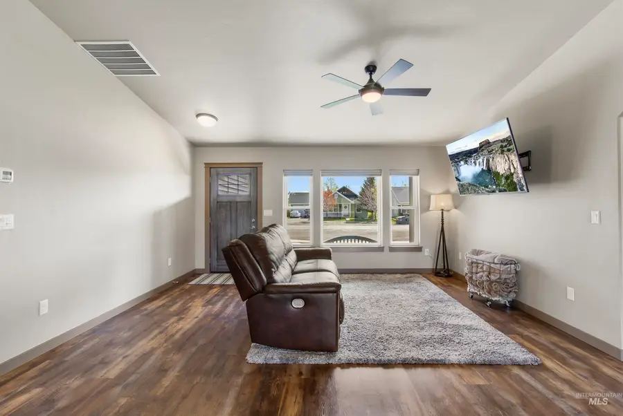 330 Greenfield Way., Carey, ID 83320 - #2