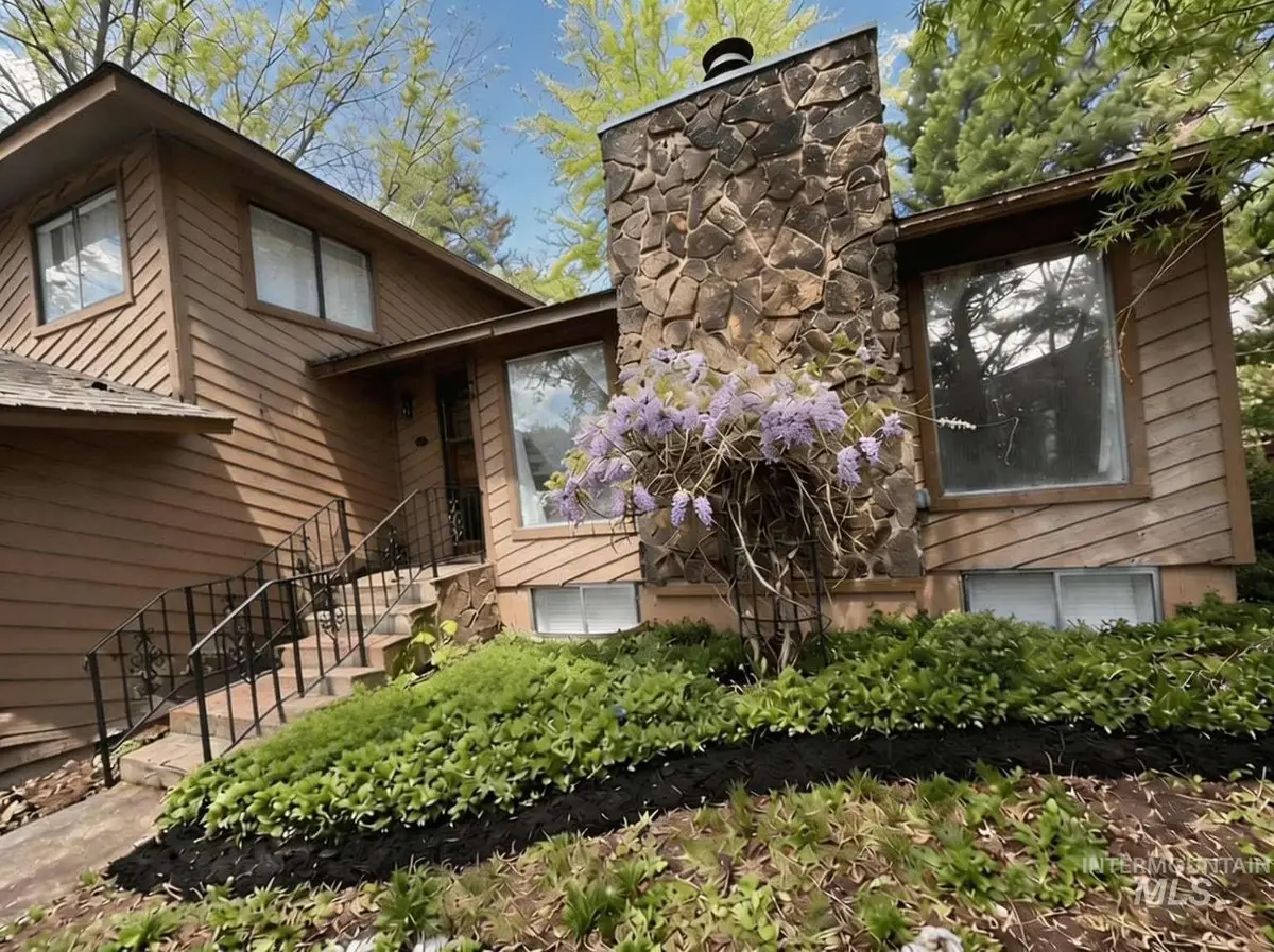 5541 N Samson Ave, Boise, ID 83704 - #1