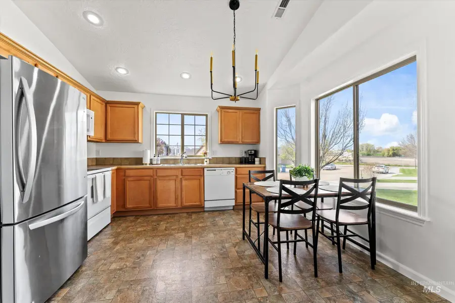 2600 E Carmel Ct, Nampa, ID 83687 - #2