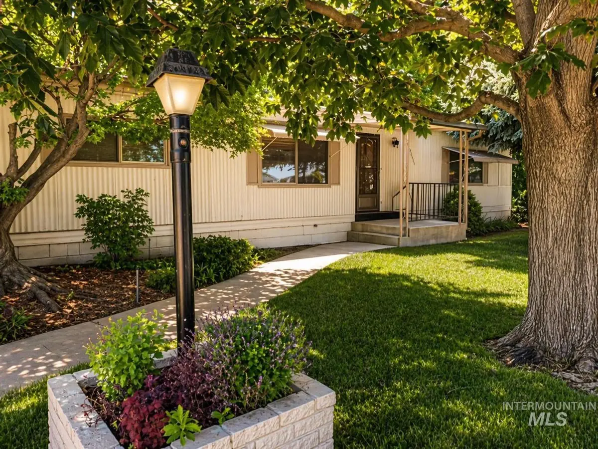 10565 W Halstead Dr, Boise, ID 83704 - #1