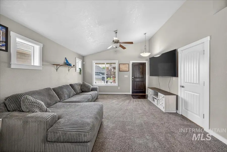 216 Crimson Circle E, Fruitland, ID 83619 - #3