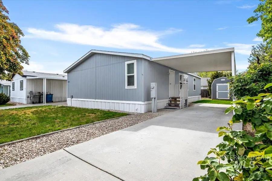 9644 W Woodland Ln, Boise, ID 83704 - #2