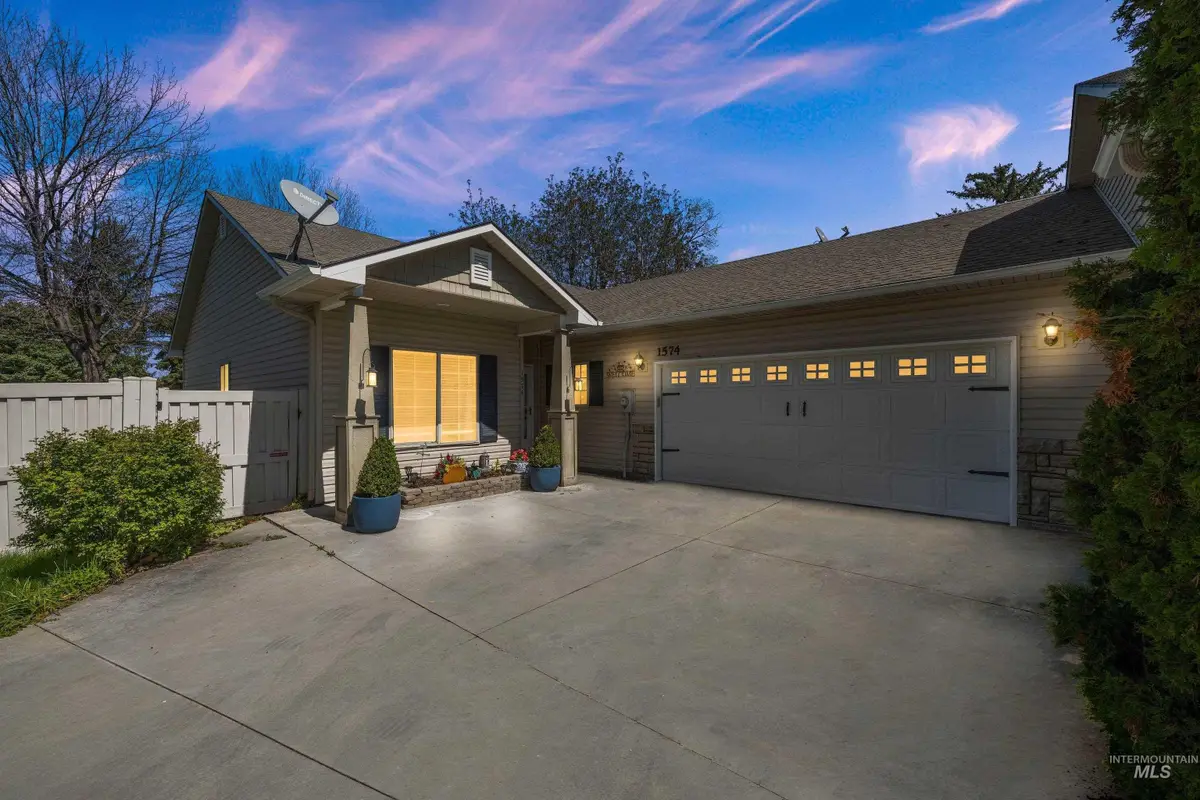 1574 N Wintertree Avenue, Meridian, ID 83642 - #1