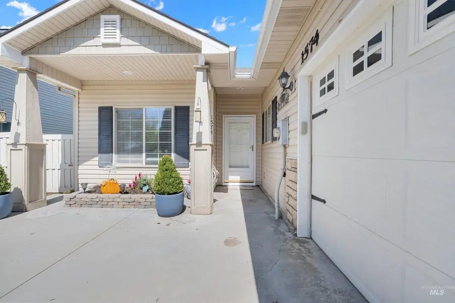 1574 N Wintertree Avenue, Meridian, ID 83642 - #2