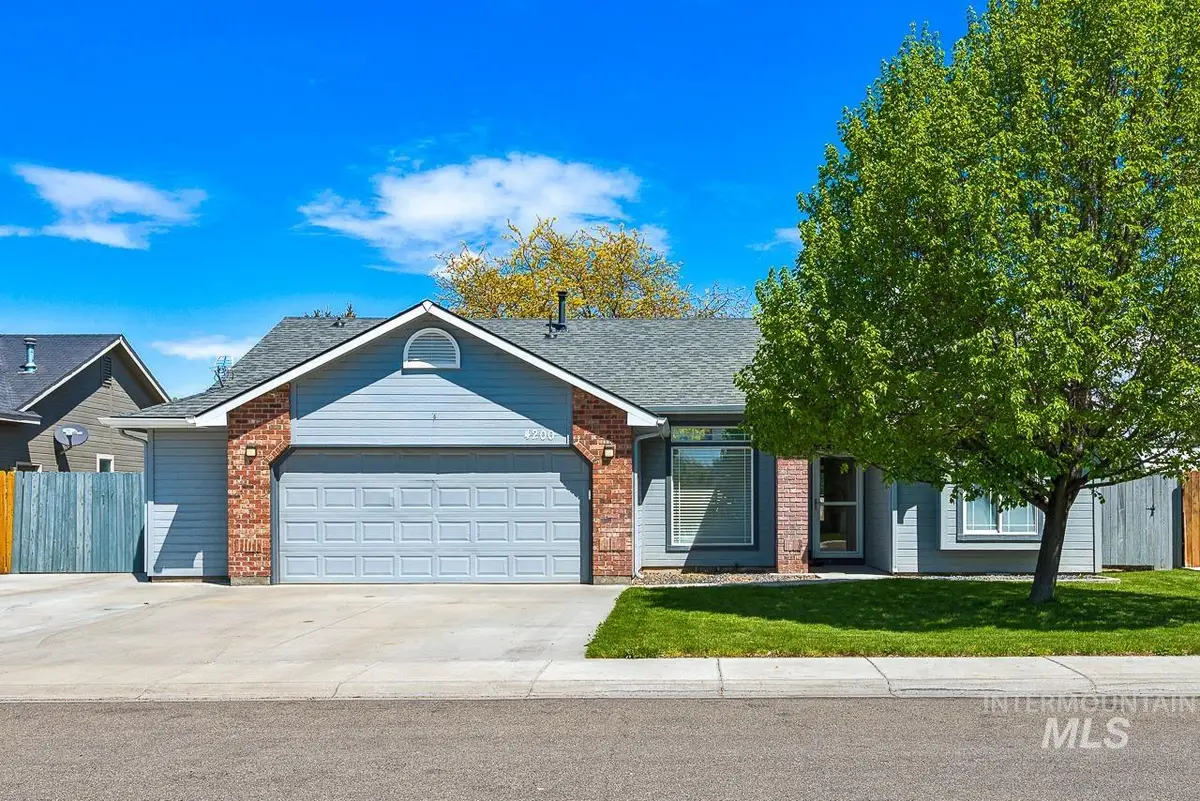 4200 E Iris Ct, Nampa, ID 83687 - #1