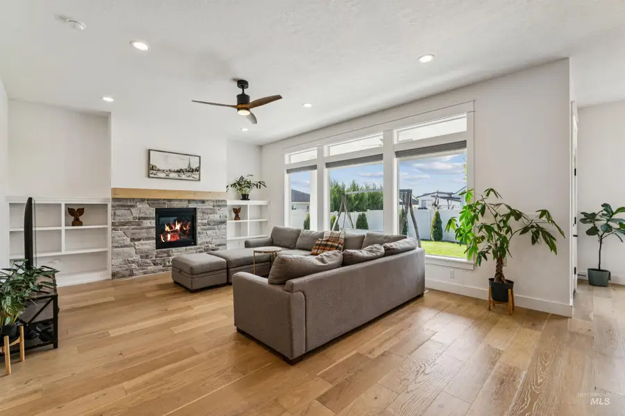 971 E Viedma St, Kuna, ID 83634 - #3