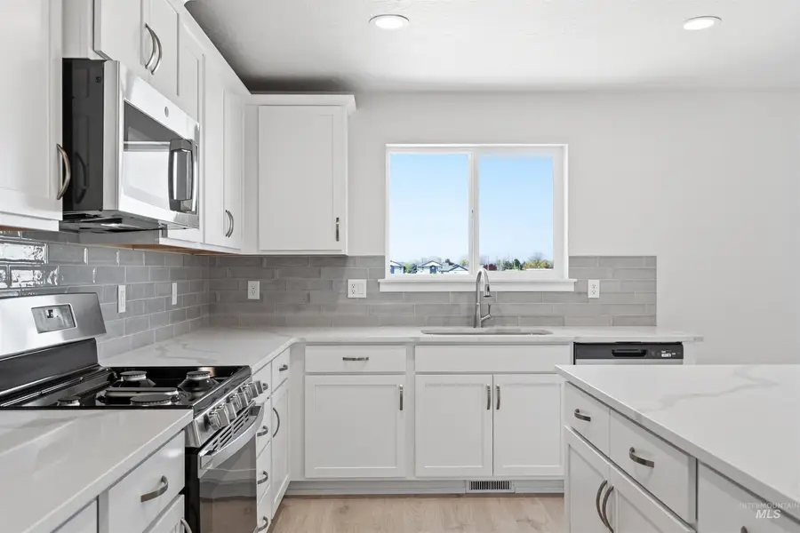 631 Dunmore Ave, Middleton, ID 83644 - #3