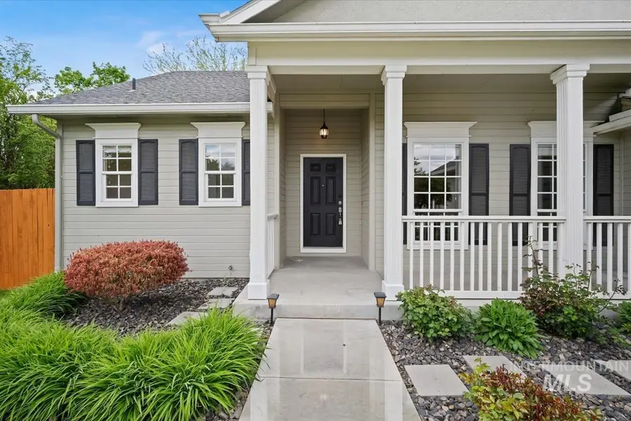 179 S Cooksom Ave, Eagle, ID 83616 - #3