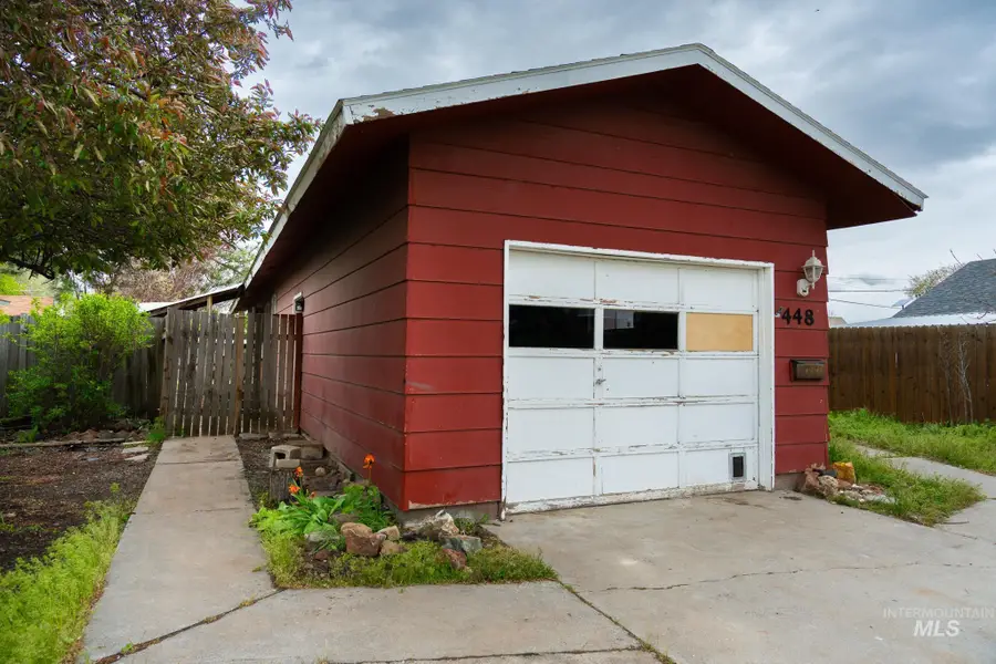 448 NW 4th St, Ontario, OR 97914 - #2