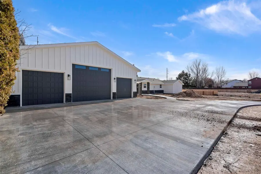 2450 N. Julia Ave., Meridian, ID 83646 - #3