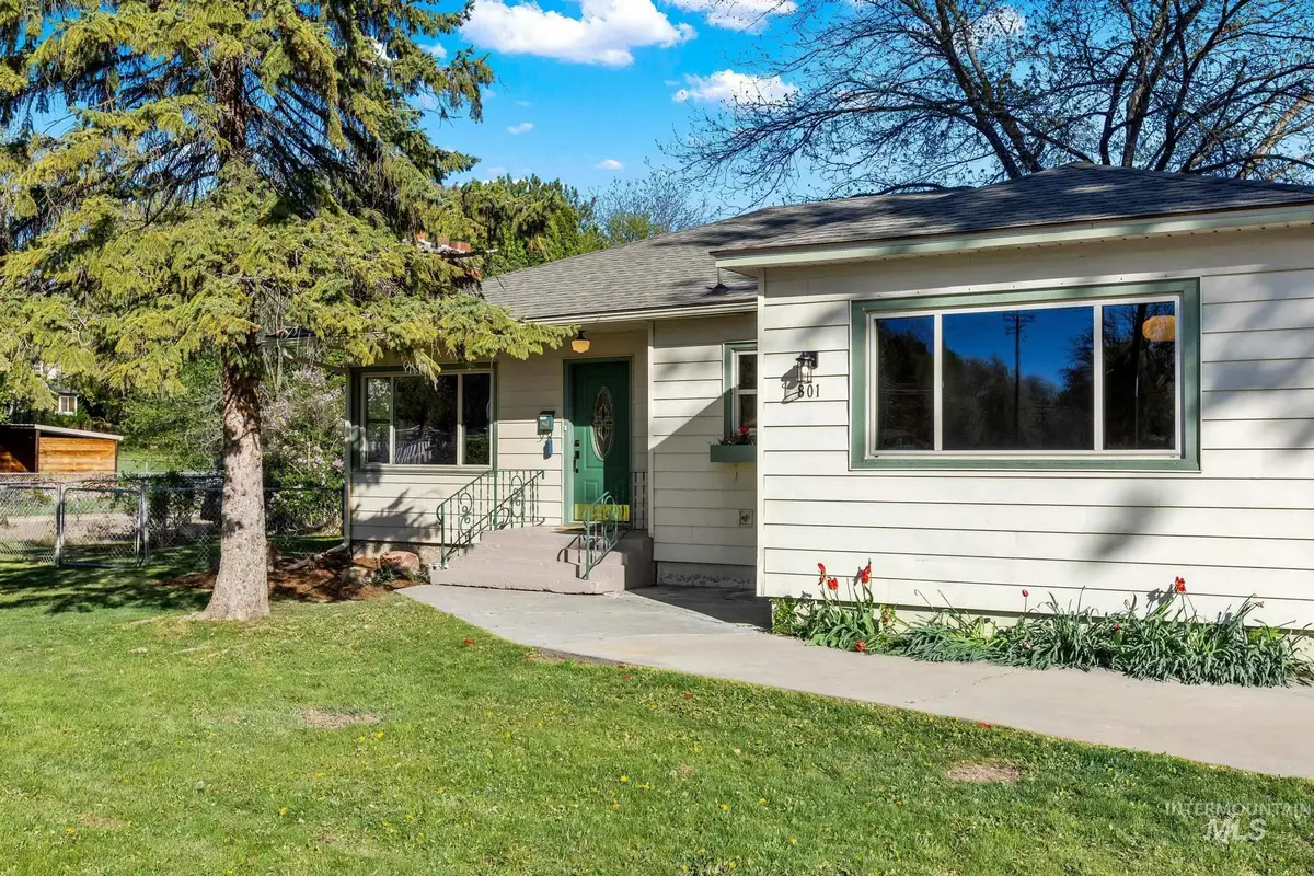 801 S 18th Ave, Caldwell, ID 83605 - #1