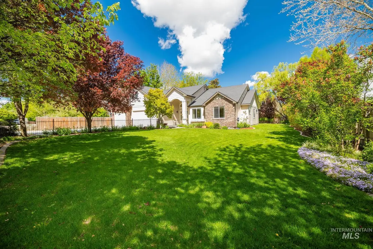 8798 W Fircrest Dr, Boise, ID 83704 - #1