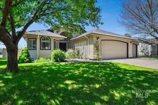 1727 N Vinifera Place, Kuna, ID 83634