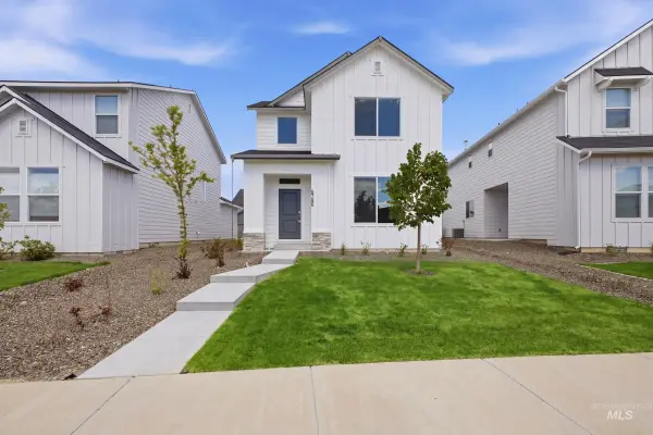 6786 W Redwood Creek Dr, Meridian, ID 83646