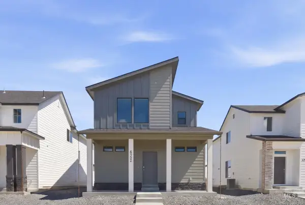 4302 N Camp Creek Ave, Meridian, ID 83646