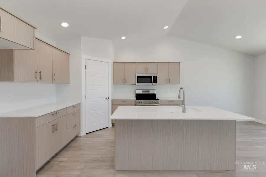 8203 E Cool River Lp, Nampa, ID 83687 - #3