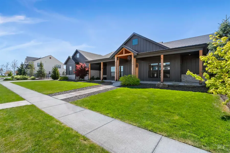 1521 W Kamet Ct, Nampa, ID 83686 - #3