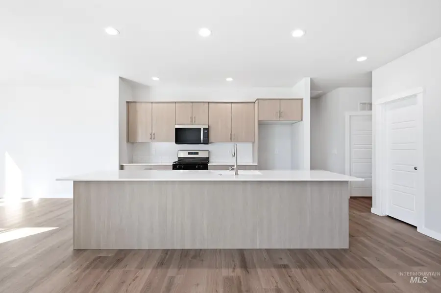 8381 E Cool River Lp, Nampa, ID 83687 - #3