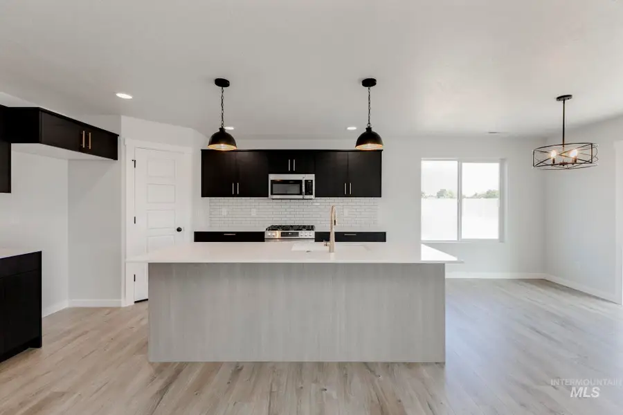 913 E Crab Springs St, Nampa, ID 83686 - #3