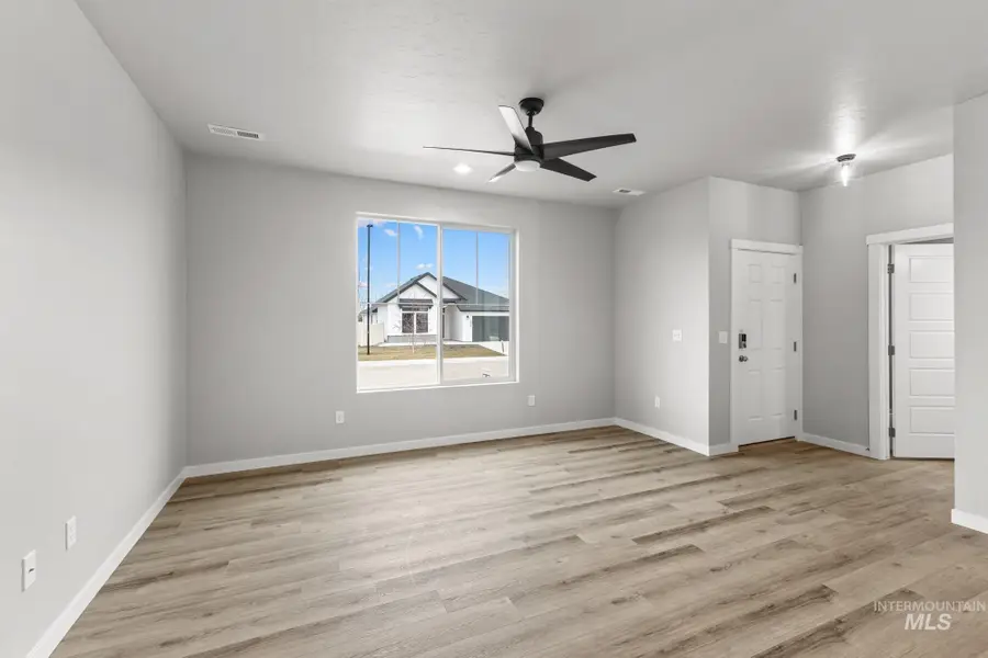 6663 W Fairy Falls Dr, Meridian, ID 83646 - #2