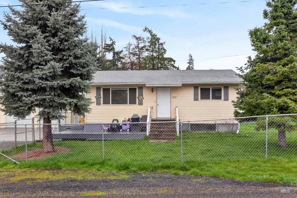 247 N Beech, Genesee, ID 83832 - #1
