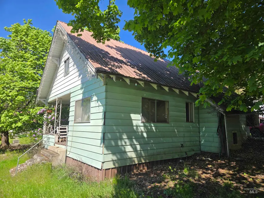 1202 Michigan Ave, Orofino, ID 83544 - #2