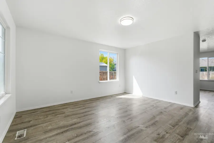 2200 W Lake Pointe Ct., Nampa, ID 83651 - #2