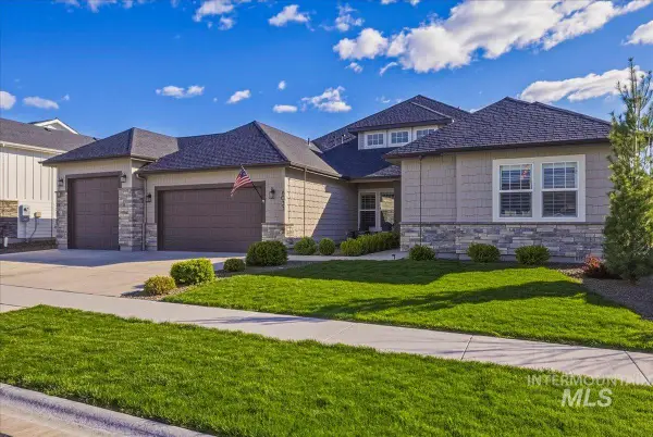 8033 W Sparks Lake Dr, Boise, ID 83714