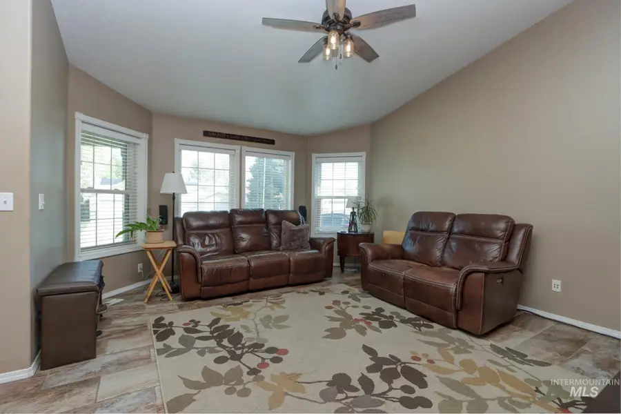 433 E Wakely Street, Meridian, ID 83646 - #2