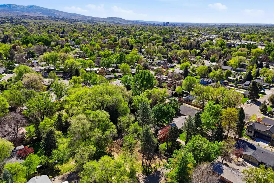 3012 N Tamarack Dr, Boise, ID 83703 - #3