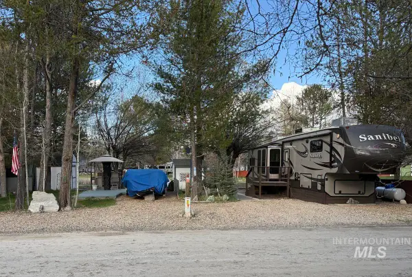 5 H Street, Cascade, ID 83611