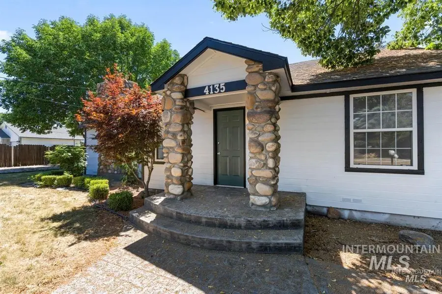 4135 W Cherry Ln, Meridian, ID 83642 - #2