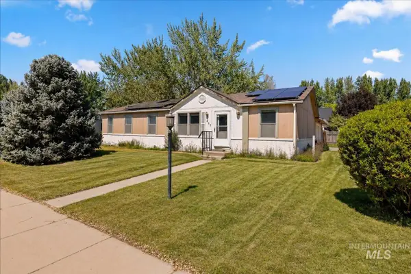 402 Cedar St, Middleton, ID 83644