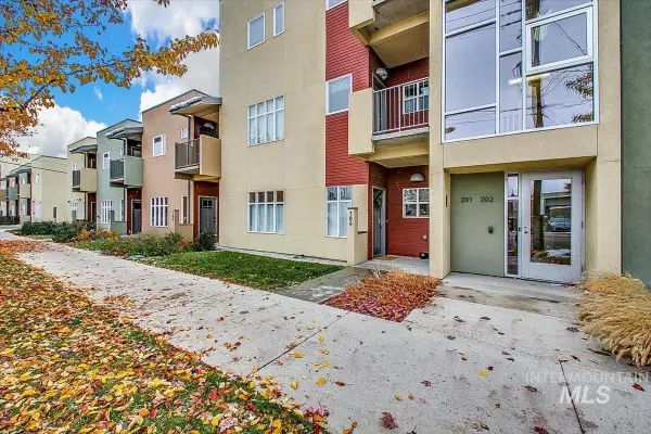 1463 W Grand Ave #104, Boise, ID 83702