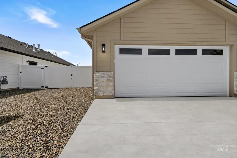 307 N. 11th. St., Parma, ID 83660 - #2