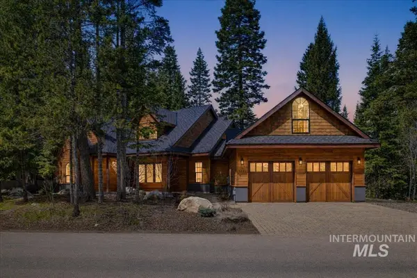 1051 Bitterrot, McCall, ID 83683