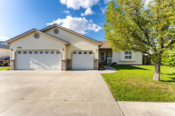 1230 NW Pintail, Mountain Home, ID 83647