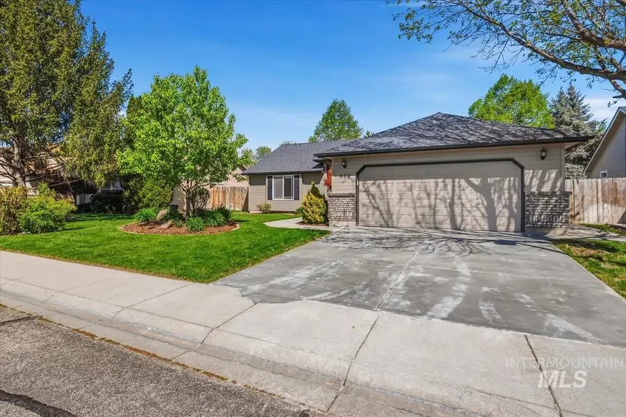 802 N Echohawk Way, Eagle, ID 83616 - #3