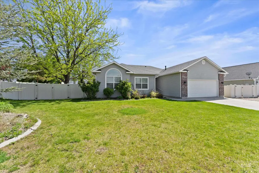 96 N Wedgwood Dr, Nampa, ID 83651 - #2