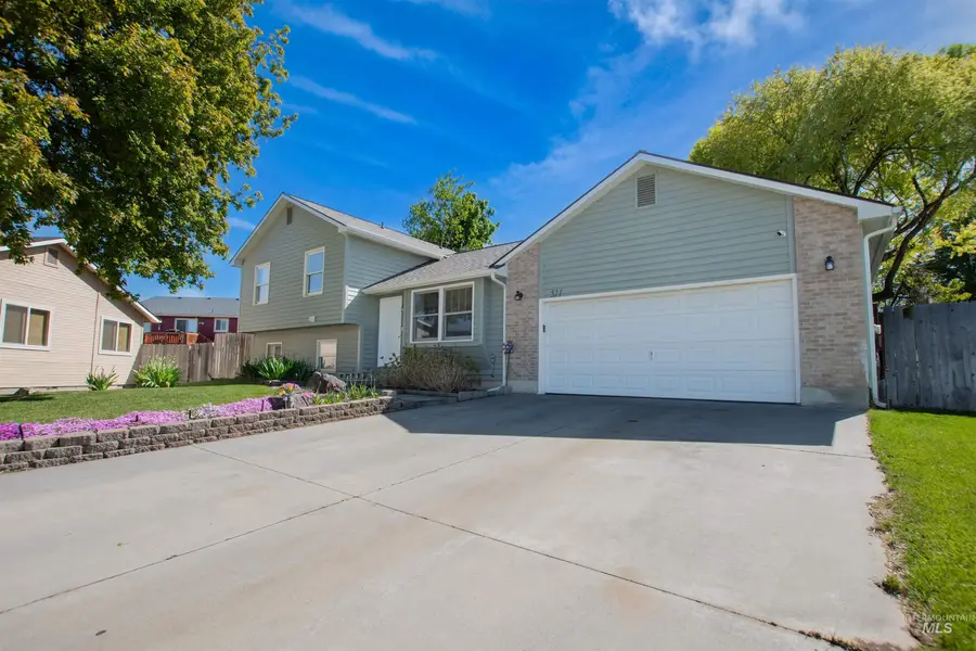521 Massachusetts Ct, Nampa, ID 83686 - #3