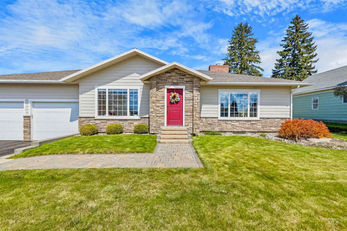 404 Halliday St, Craigmont, ID 83523 - #1