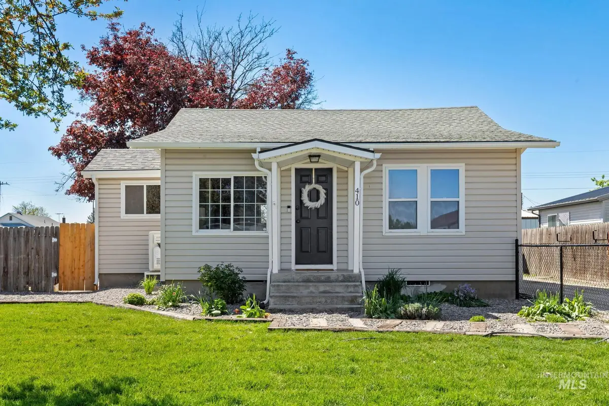 410 W 1st, Fruitland, ID 83619 - #1