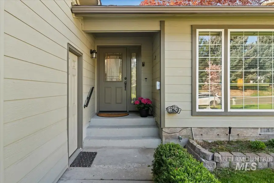 808 N Eagle Hills Way, Eagle, ID 83616 - #2